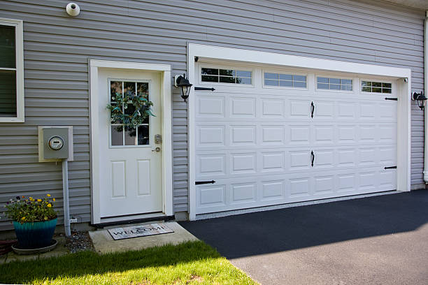 24/7 Emergency Garage Door Panel Replacement experts in Sunnyside, GA